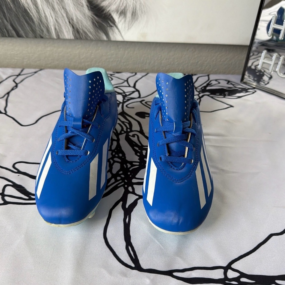adidas Kids soccer cleats 4Y
